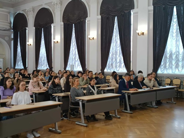 Встреча Министра здравоохранения РТ Миннуллина М.М. с выпускниками специалитета и ординатуры ИФМиБ Встреча Министра здравоохранения РТ Миннуллина М.М. с выпускниками специалитета и ординатуры ИФМиБ