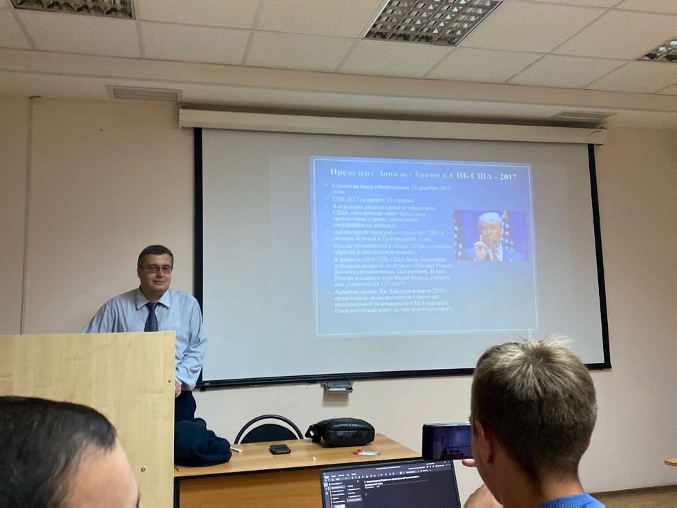 Студентам ИМО рассказали о проблемах региональной безопасности в Центральной Азии Студентам ИМО рассказали о проблемах региональной безопасности в Центральной Азии