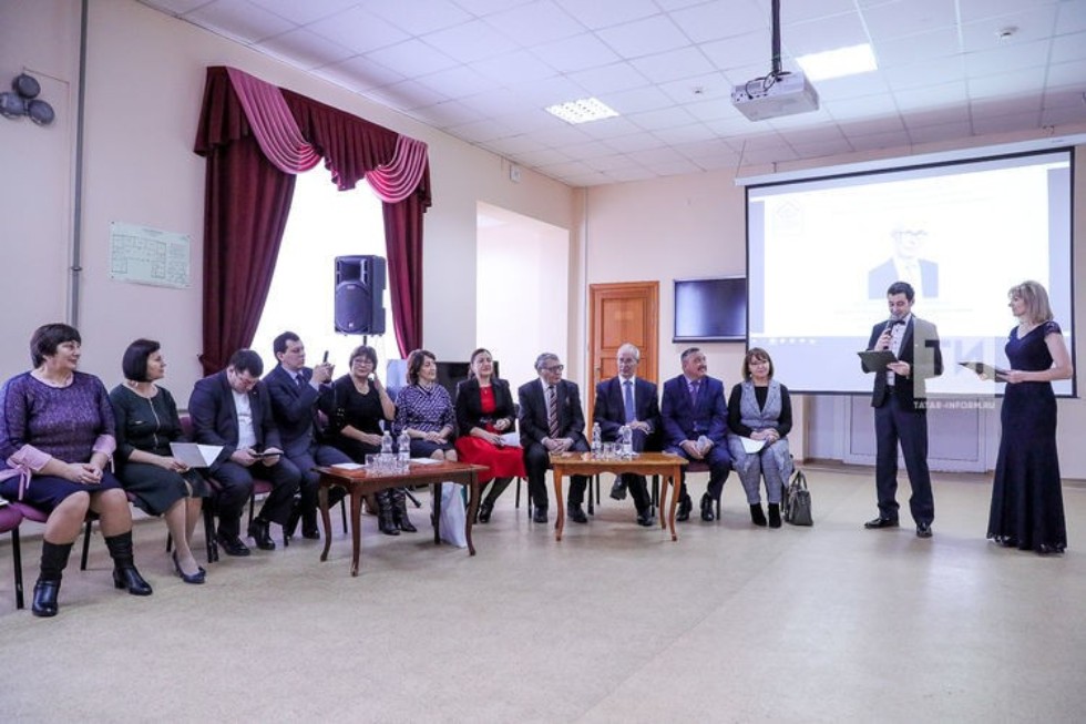 Дөньяда сүзебез бар Дөньяда сүзебез бар