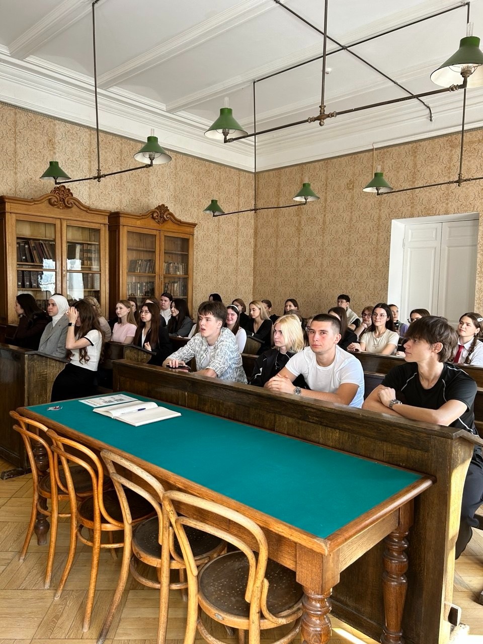 Первый шаг в большую жизнь: первокурсники КФУ открыли для себя мир Казанского федерального университета Первый шаг в большую жизнь: первокурсники КФУ открыли для себя мир Казанского федерального университета