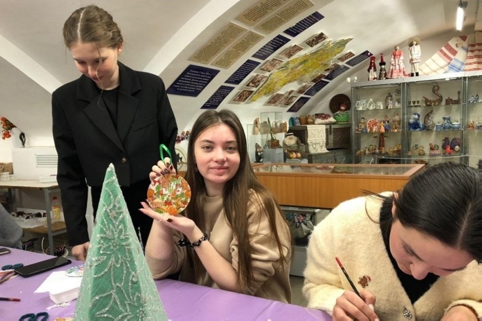 Нетрадиционный вид декоративно-прикладного творчества Декупаж Нетрадиционный вид декоративно-прикладного творчества Декупаж