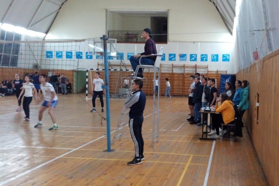 Спортсмены всех факультетов в течение месяца будут соревноваться в различных видах спорта за звание лучшего Спортсмены всех факультетов в течение месяца будут соревноваться в различных видах спорта за звание лучшего