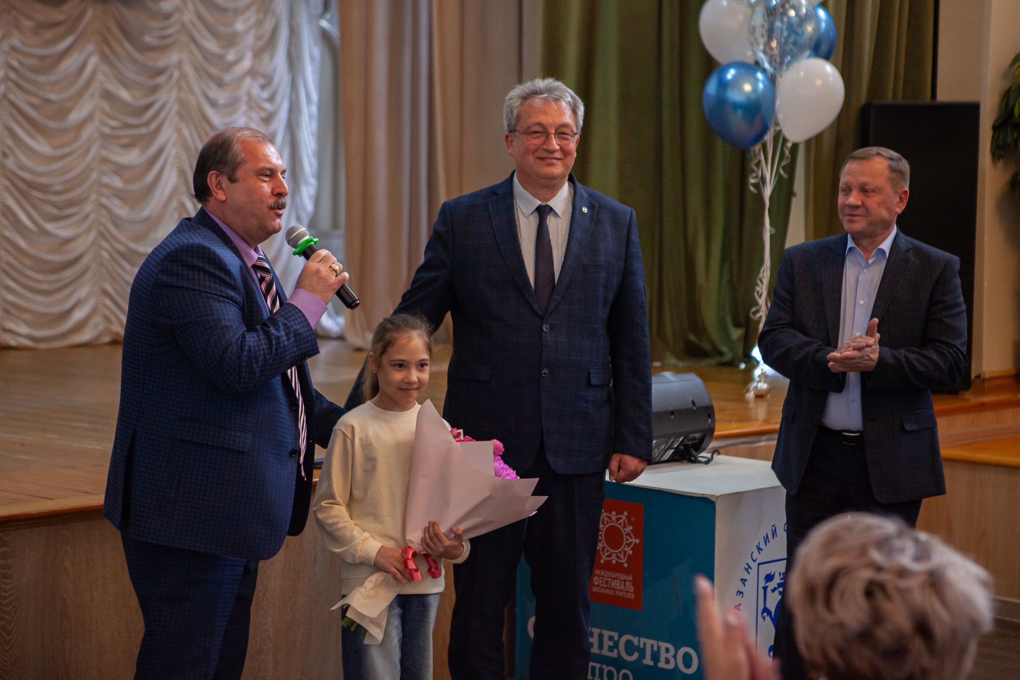 В Елабужском институте начинают звенеть последние звонки В Елабужском институте начинают звенеть последние звонки