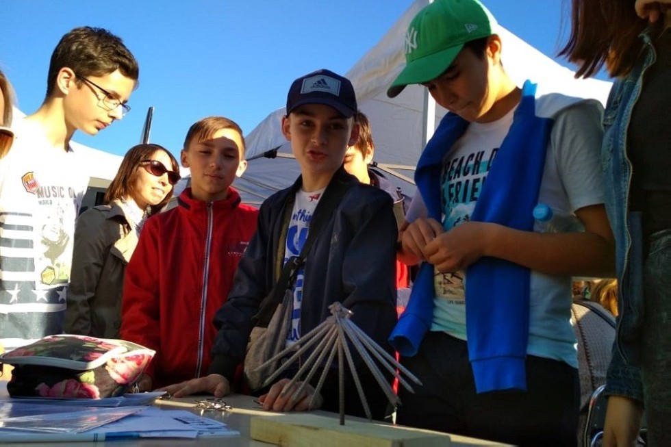 Преподаватели и студенты Елабужского института КФУ приняли участие в проекте 'РRО-Наука в КФУ' Преподаватели и студенты Елабужского института КФУ приняли участие в проекте 'РRО-Наука в КФУ'