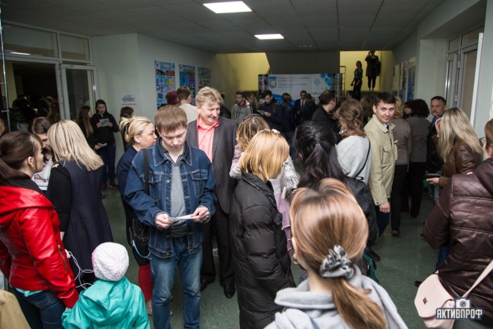 В Набережночелнинском институте КФУ состоялось открытие Фестиваля 'Ночь науки' В Набережночелнинском институте КФУ состоялось открытие Фестиваля 'Ночь науки'