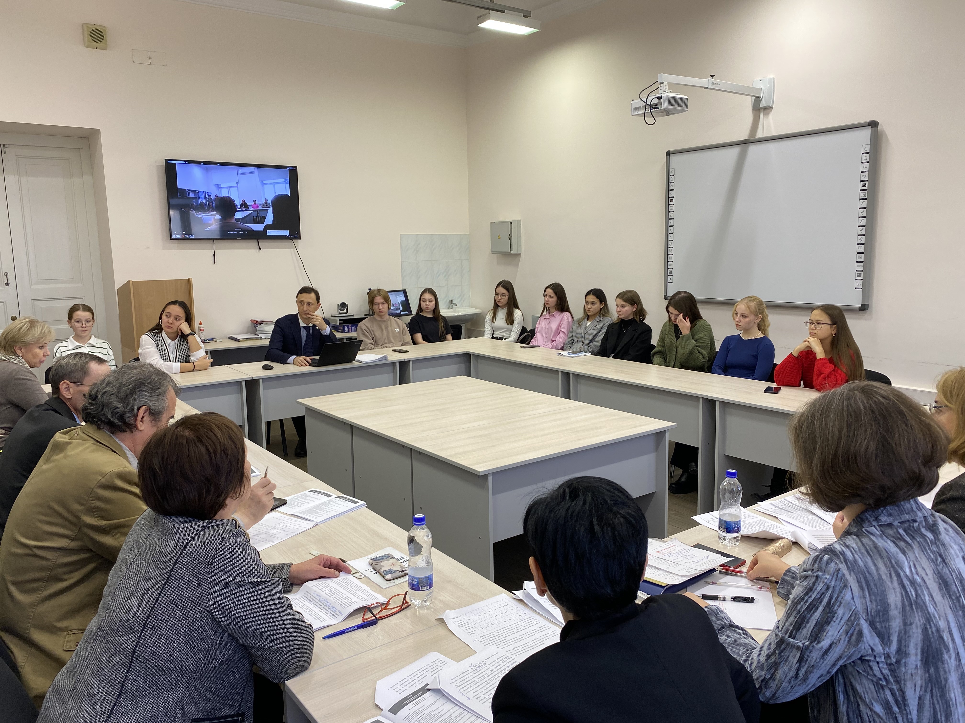 В рамках I Международного конгресса социально-политических исследователей тюркского мира прошла секция 'Динамика развития евразийской миграционной системы' В рамках I Международного конгресса социально-политических исследователей тюркского мира прошла секция 'Динамика развития евразийской миграционной системы'