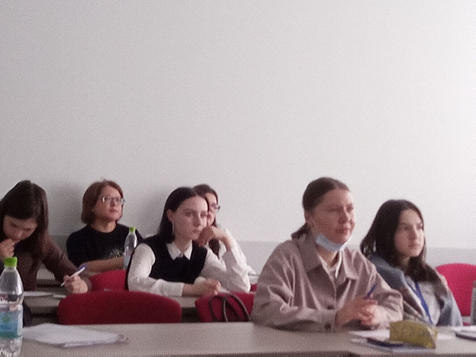 Русский язык и прикладная лингвистика: выступают школьники Русский язык и прикладная лингвистика: выступают школьники