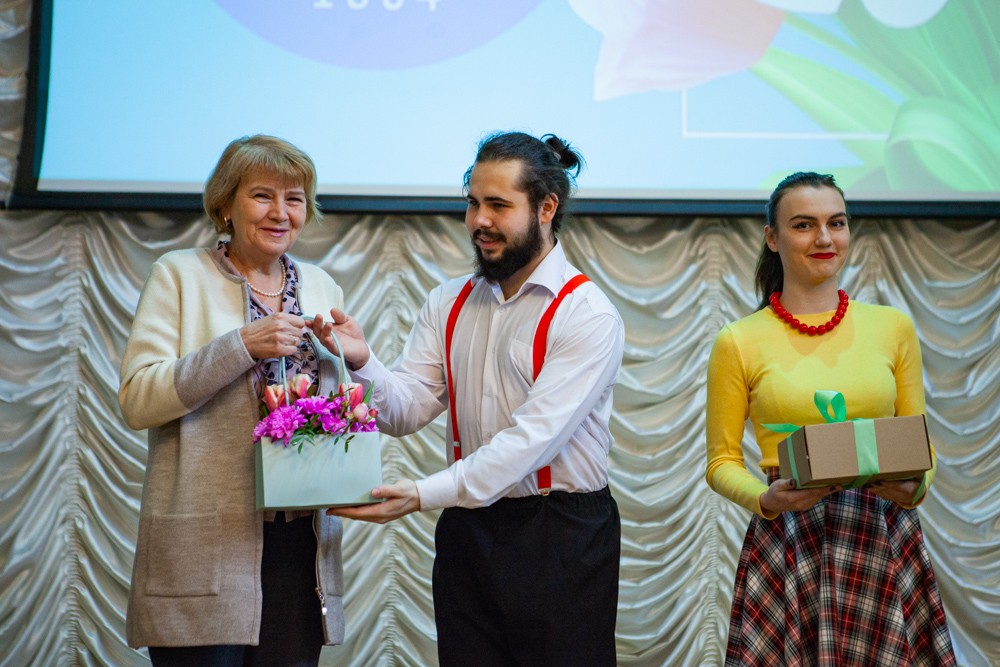 Праздничный концерт '23+8' прошел в Елабужском институте КФУ Праздничный концерт '23+8' прошел в Елабужском институте КФУ