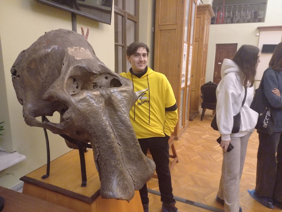 Поход в геологический музей КФУ Поход в геологический музей КФУ