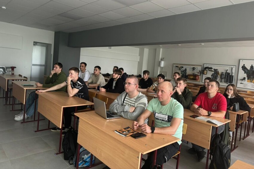 Прошёл интеллектуальный квиз 'О Российской Федерации' Прошёл интеллектуальный квиз 'О Российской Федерации'