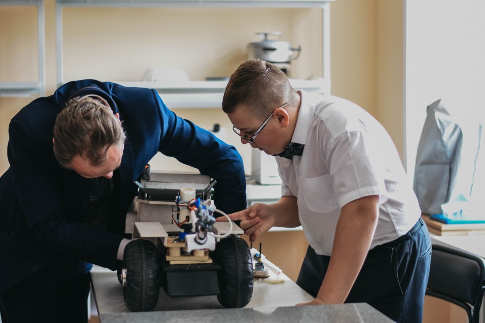 ����� ��������� ���� ������������� 