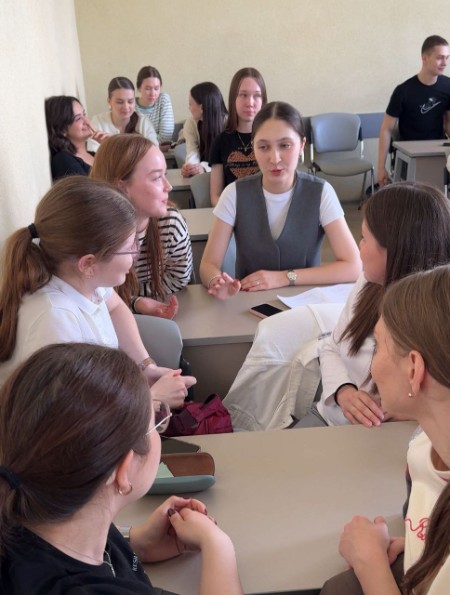 23 и 24 апреля преподаватели кафедры провели кураторские часы приуроченные к празднованию 80-й годовщины Победы в Великой отечественной войне 23 и 24 апреля преподаватели кафедры провели кураторские часы приуроченные к празднованию 80-й годовщины Победы в Великой отечественной войне