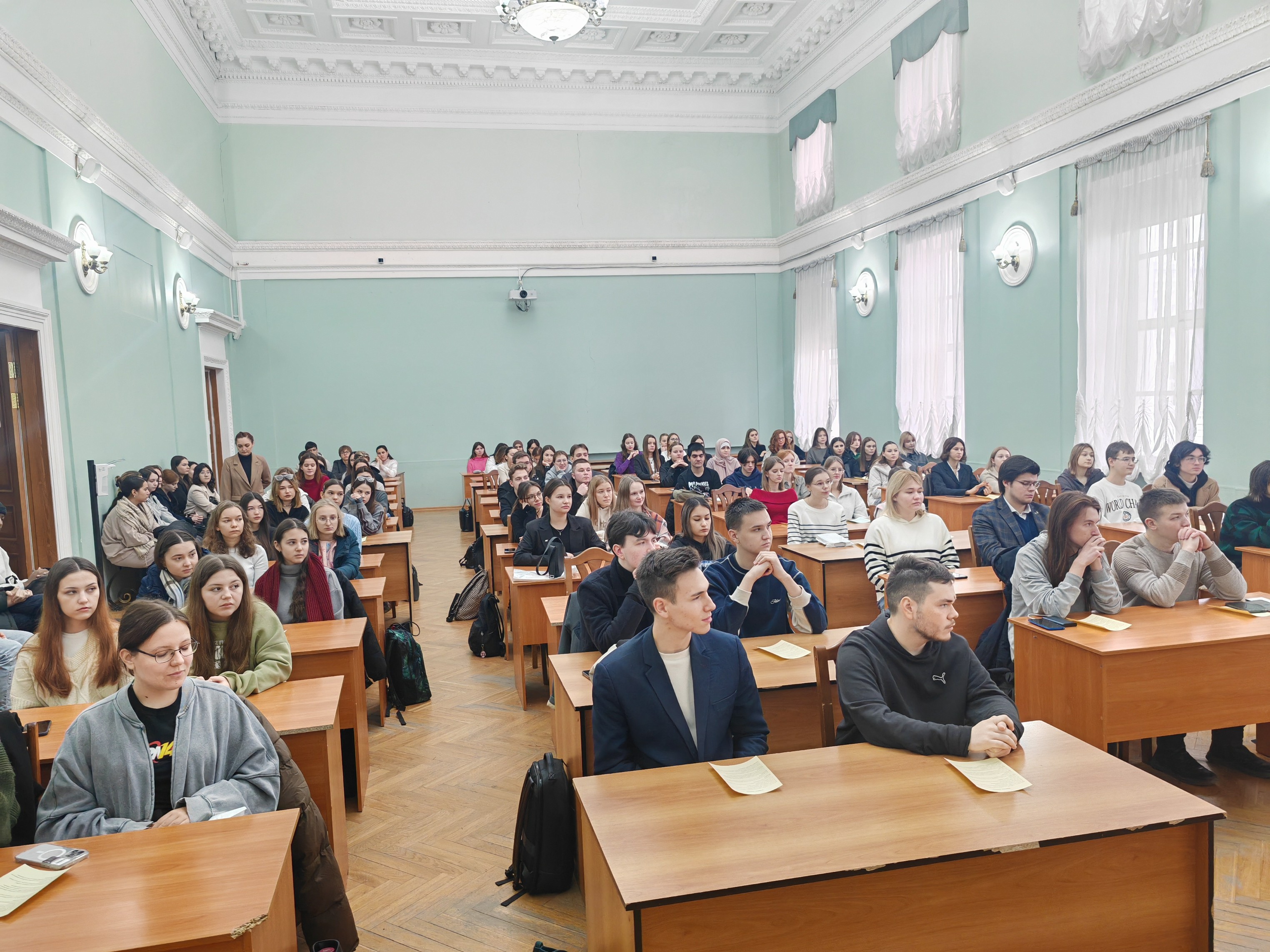 Встреча руководства Химического института со студентами первого года обучения Встреча руководства Химического института со студентами первого года обучения
