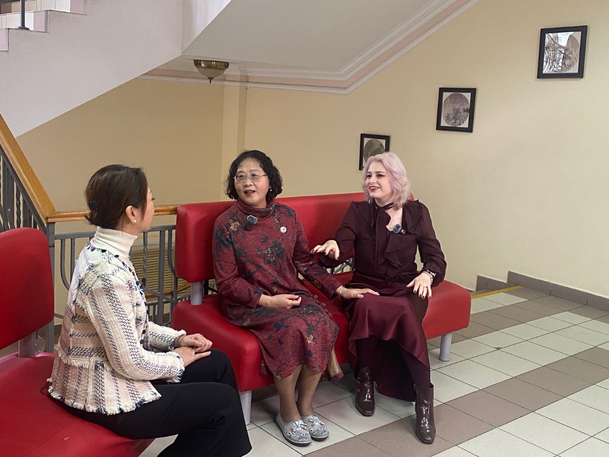 Ведущие СМИ Китая рассказали об ИМОИиВ и Институте Конфуция Ведущие СМИ Китая рассказали об ИМОИиВ и Институте Конфуция