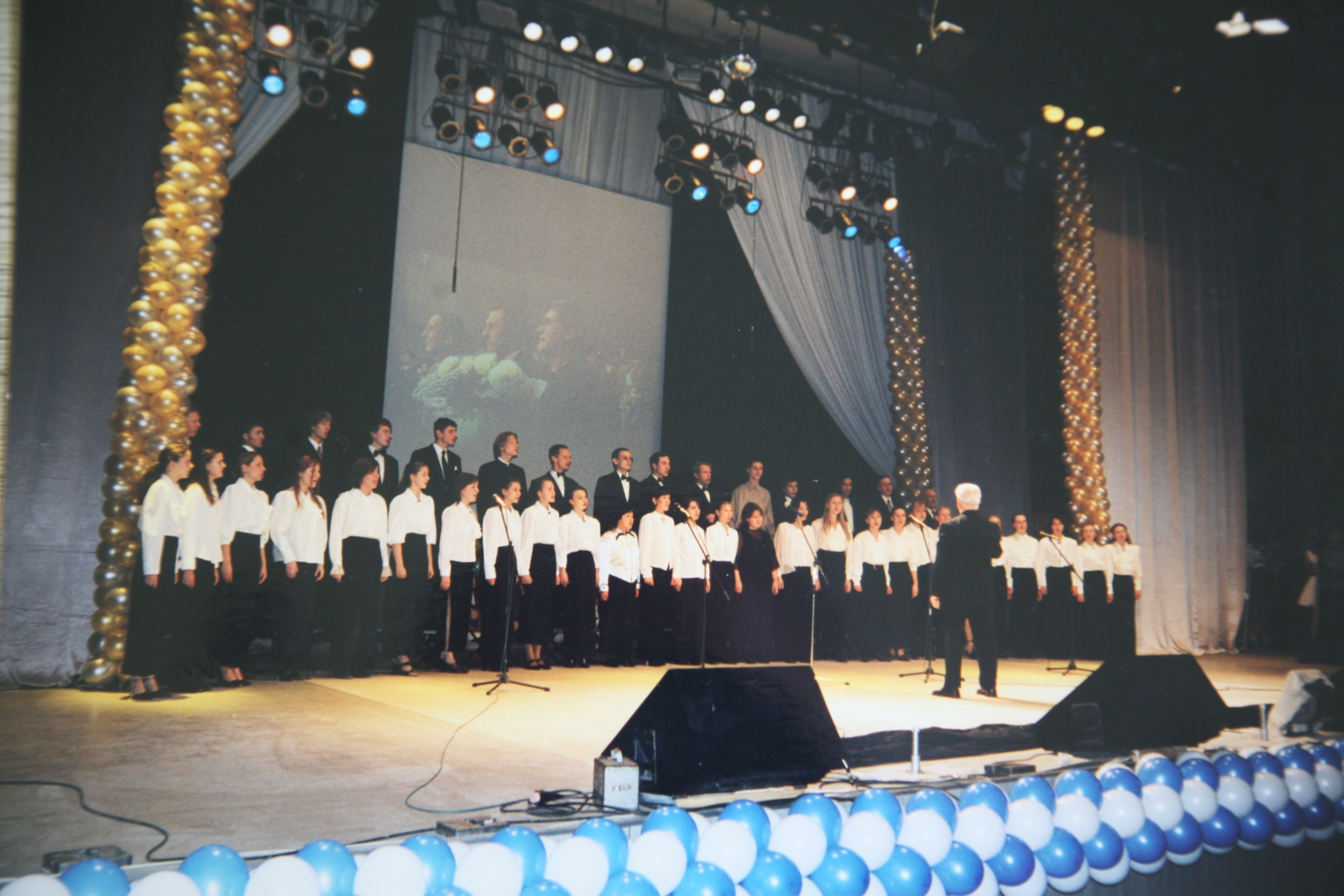 � �������