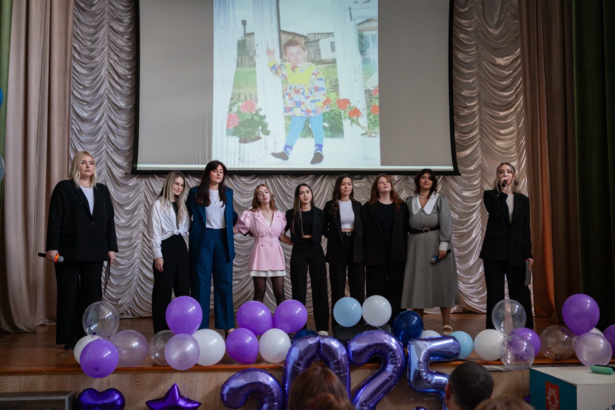 Последний звонок прозвенел на двух отделениях Елабужского института КФУ Последний звонок прозвенел на двух отделениях Елабужского института КФУ