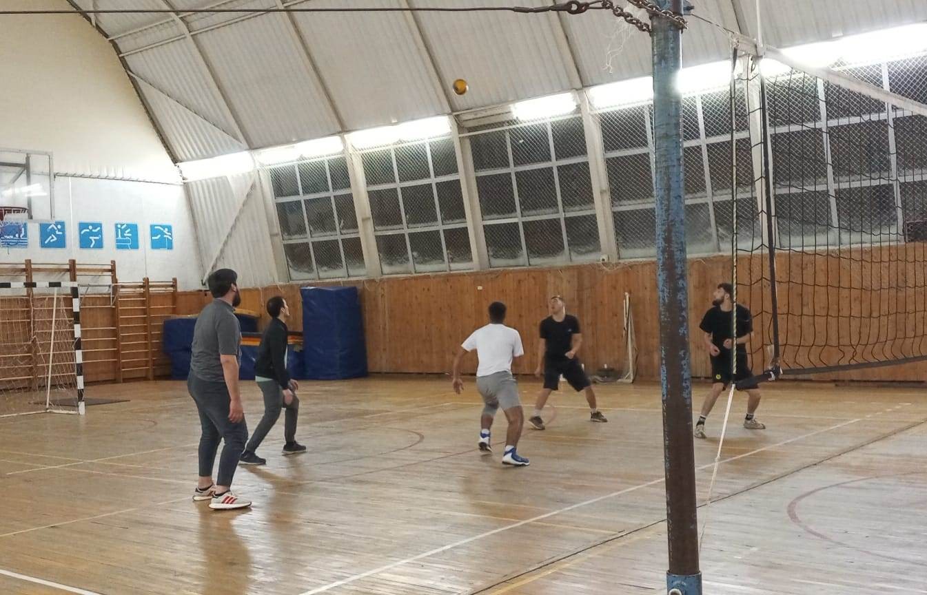 Вместе учимся, исследуем, совершенствуемся и?. играем в волейбол! Вместе учимся, исследуем, совершенствуемся и?. играем в волейбол!