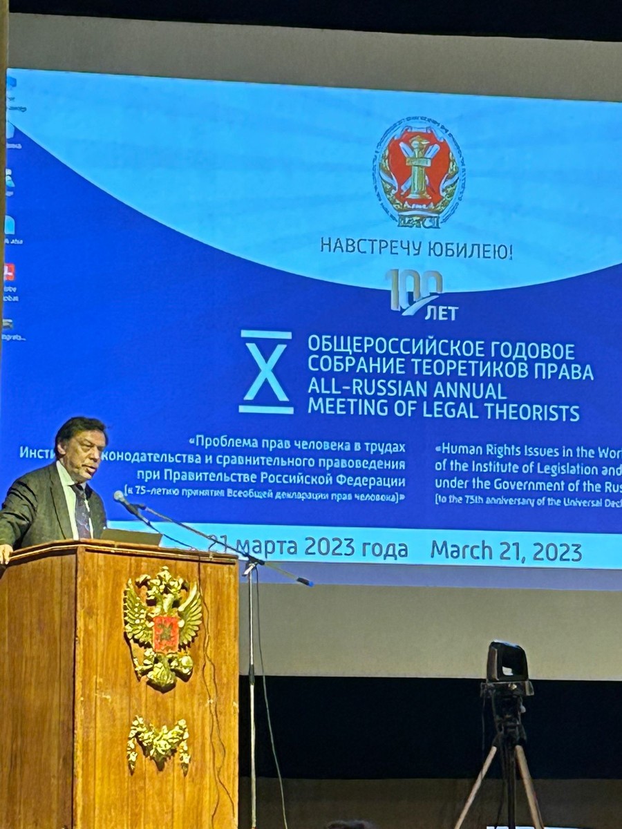 ����������e �������e ���������� �����