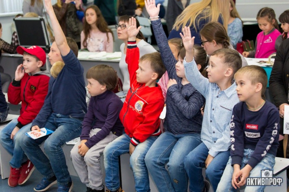 В Набережночелнинском институте КФУ состоялось открытие Фестиваля 'Ночь науки' В Набережночелнинском институте КФУ состоялось открытие Фестиваля 'Ночь науки'