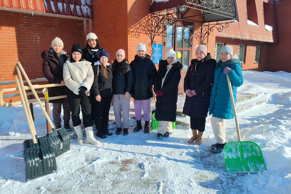 ����  �� ��������