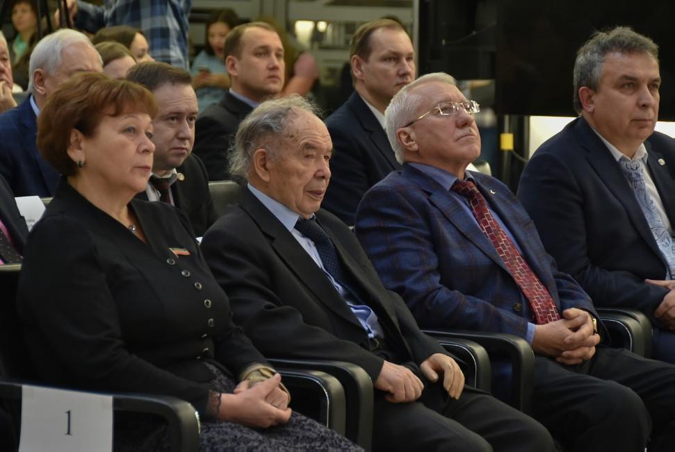 �.����������: '������ � ������� ���������� ��� ����� �������������������?'