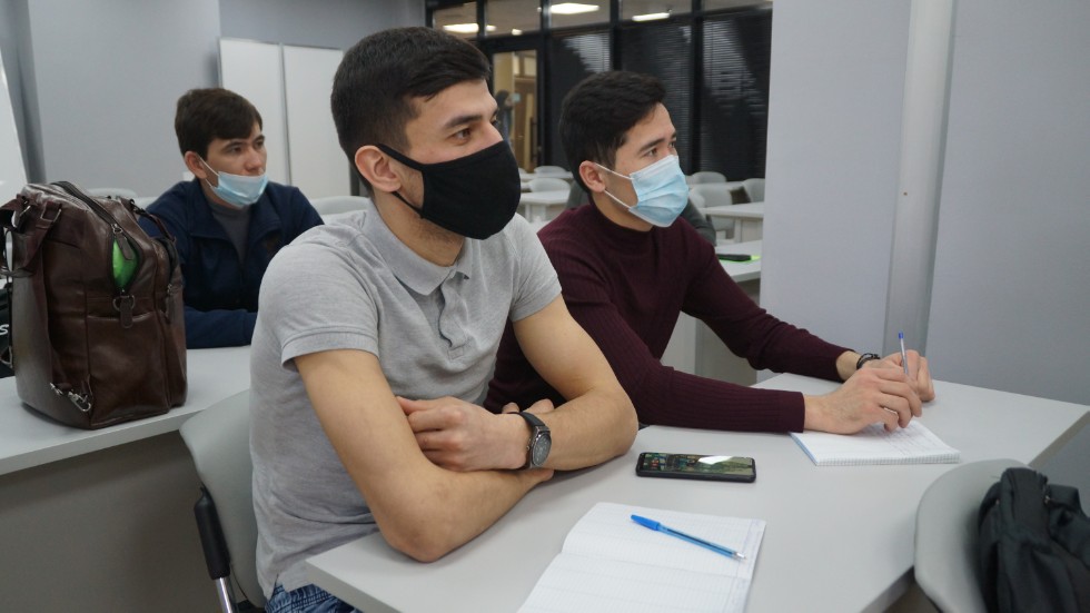 �������������  ������-������������ �����������, ����������� 100-����� �� ��� �������� ��������� ��� ���������