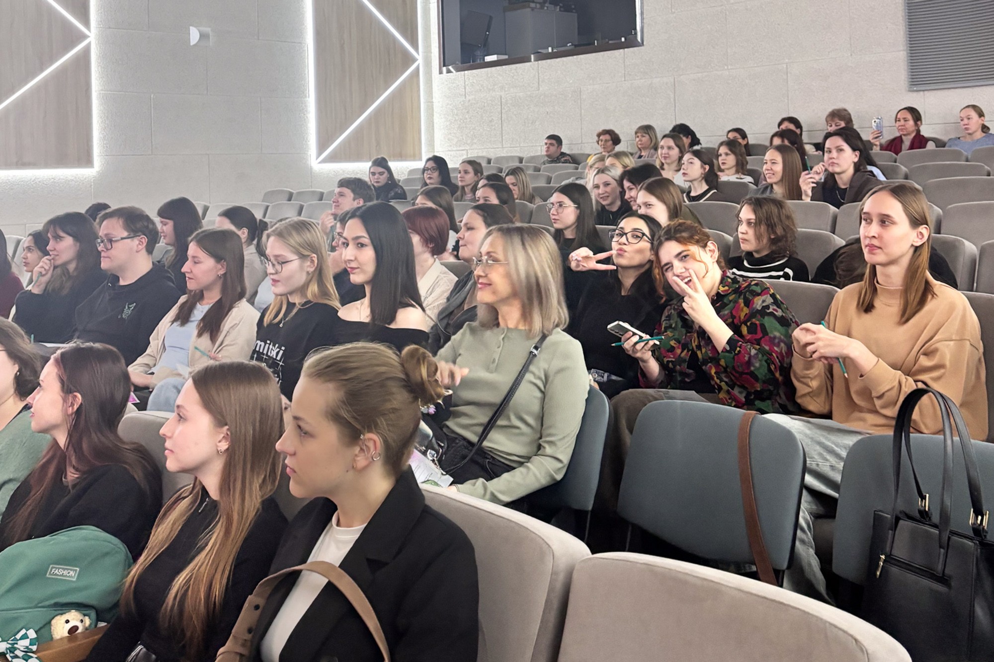 Студенты приняли участие в 'Музыкальном лото' Студенты приняли участие в 'Музыкальном лото'