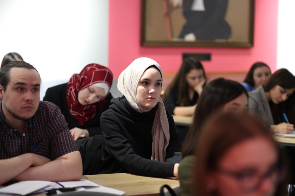 22 февраля 2020 года на базе Института международных отношений Казанского (Приволжского) федерального университета завершила работу Международная научно-практическая конференция 'Школа молодых ученых-исследователей всемирного культурного наследия, посвященная 100-летию ТАССР' 22 февраля 2020 года на базе Института международных отношений Казанского (Приволжского) федерального университета завершила работу Международная научно-практическая конференция 'Школа молодых ученых-исследователей всемирного культурного наследия, посвященная 100-летию ТАССР'