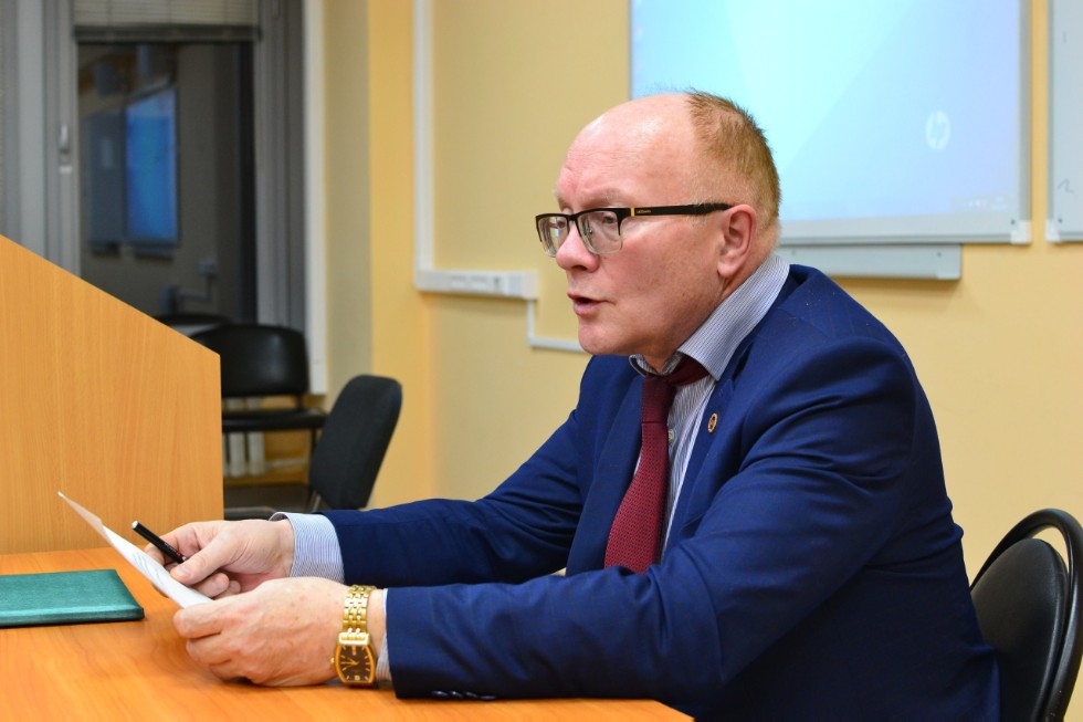 ������ ����� ����