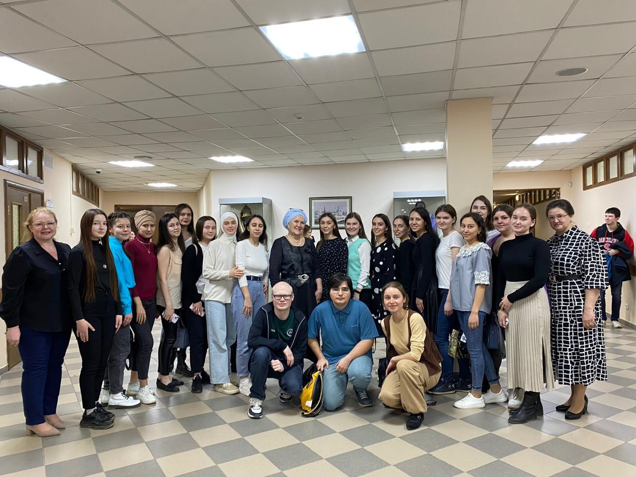 Институтыбызда прозаиклар белән очрашу үткәрелде Институтыбызда прозаиклар белән очрашу үткәрелде