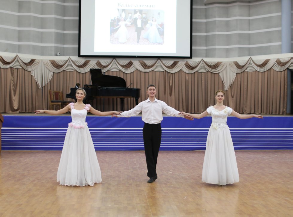 В преддверии Нового года? В преддверии Нового года?