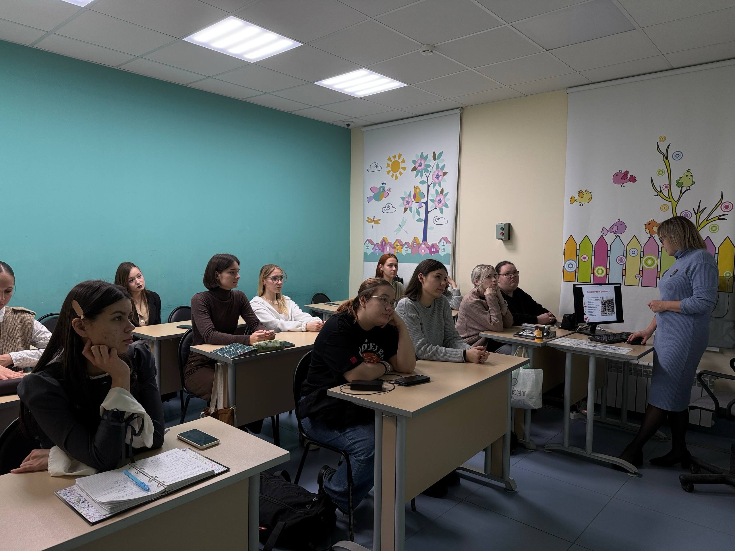 Кураторский час на тему 'Терроризм. Противодействие терроризму' в группе 17.1-319 Кураторский час на тему 'Терроризм. Противодействие терроризму' в группе 17.1-319