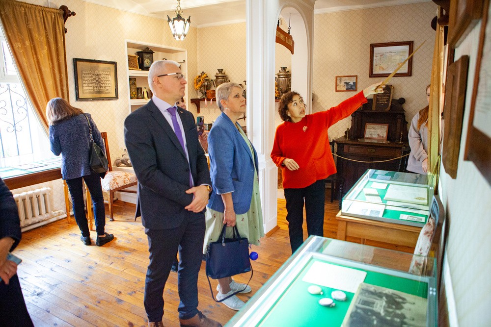 IX ������������ ������: ��������� (����)