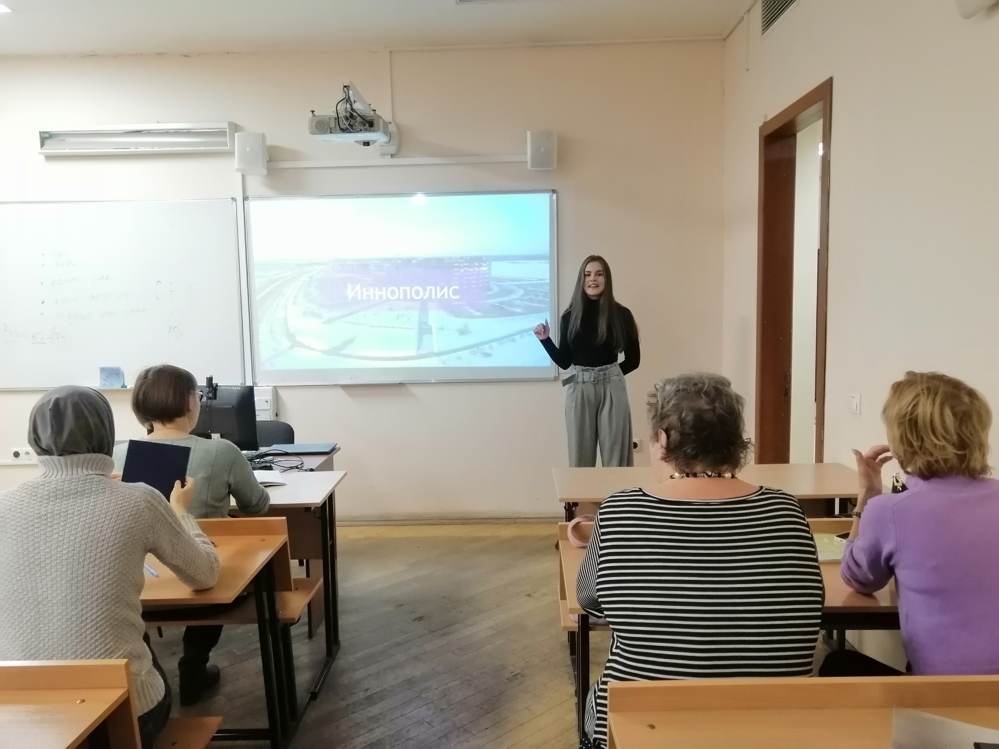 В ЦРК UNIVERSUM+ продолжается самая длительная и насыщенная программа повышения квалификации 'Методика подготовки и проведения автобусной экскурсии' В ЦРК UNIVERSUM+ продолжается самая длительная и насыщенная программа повышения квалификации 'Методика подготовки и проведения автобусной экскурсии'