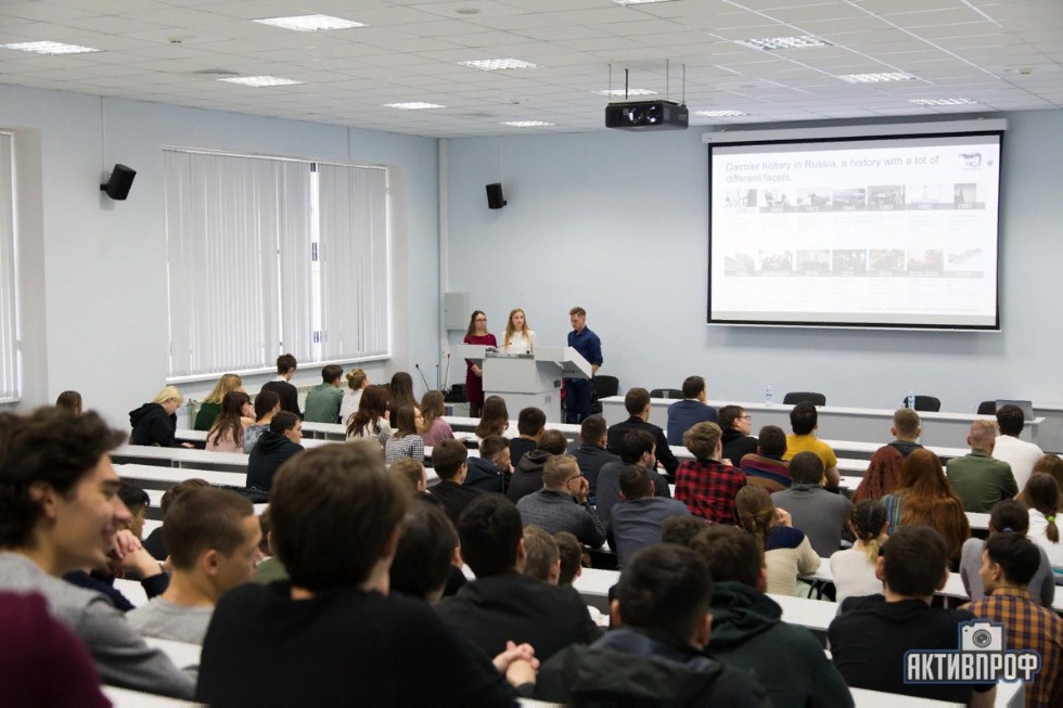 Встреча студентов НЧИ КФУ с немецкими работодателями из ООО 'ДАЙМЛЕР КАМАЗ РУС' Встреча студентов НЧИ КФУ с немецкими работодателями из ООО 'ДАЙМЛЕР КАМАЗ РУС'