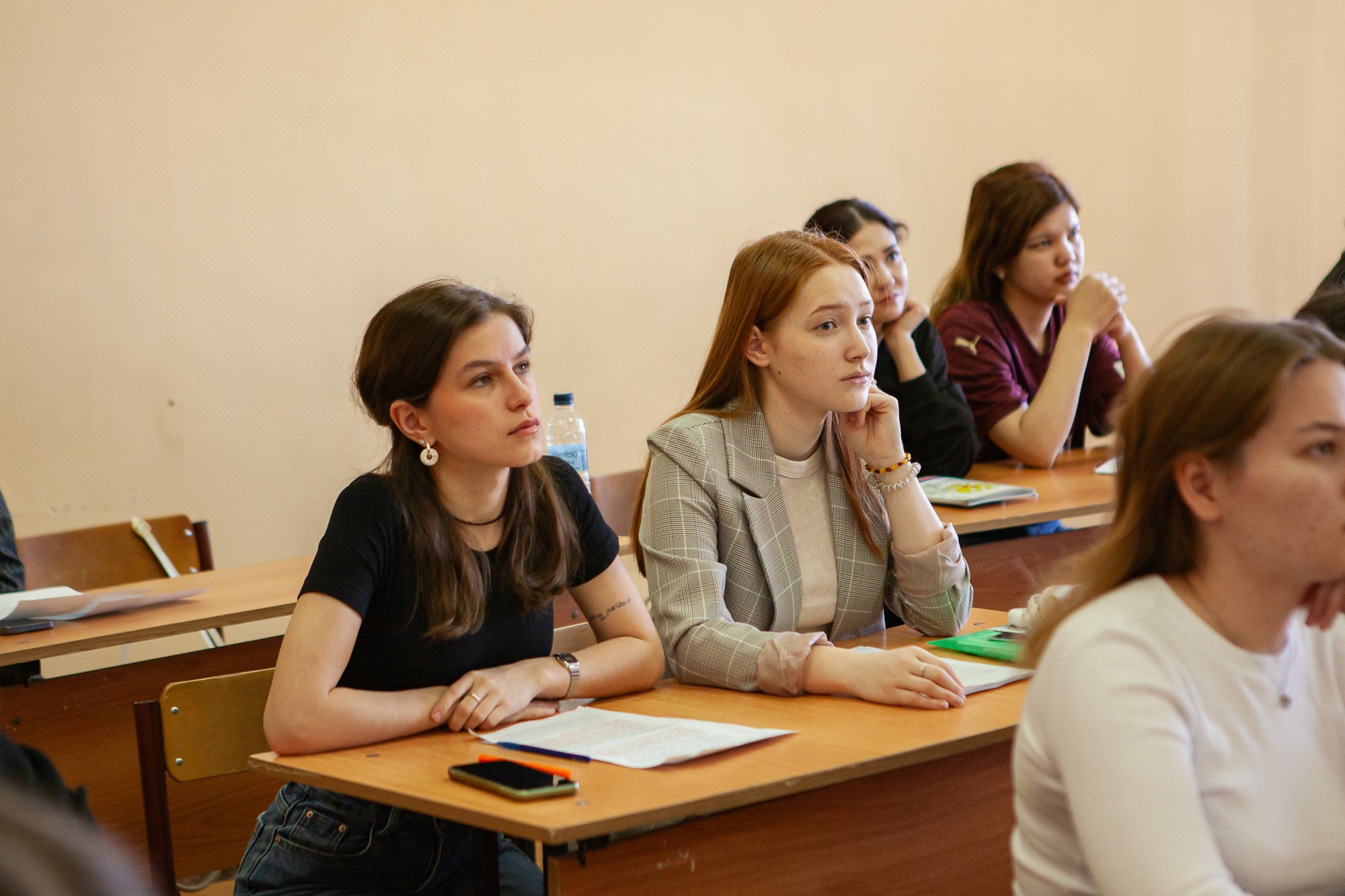 Кафедра всеобщей и отечественной истории в рамках Итоговой научно-образовательной конференции студентов провела две секции. Кафедра всеобщей и отечественной истории в рамках Итоговой научно-образовательной конференции студентов провела две секции.