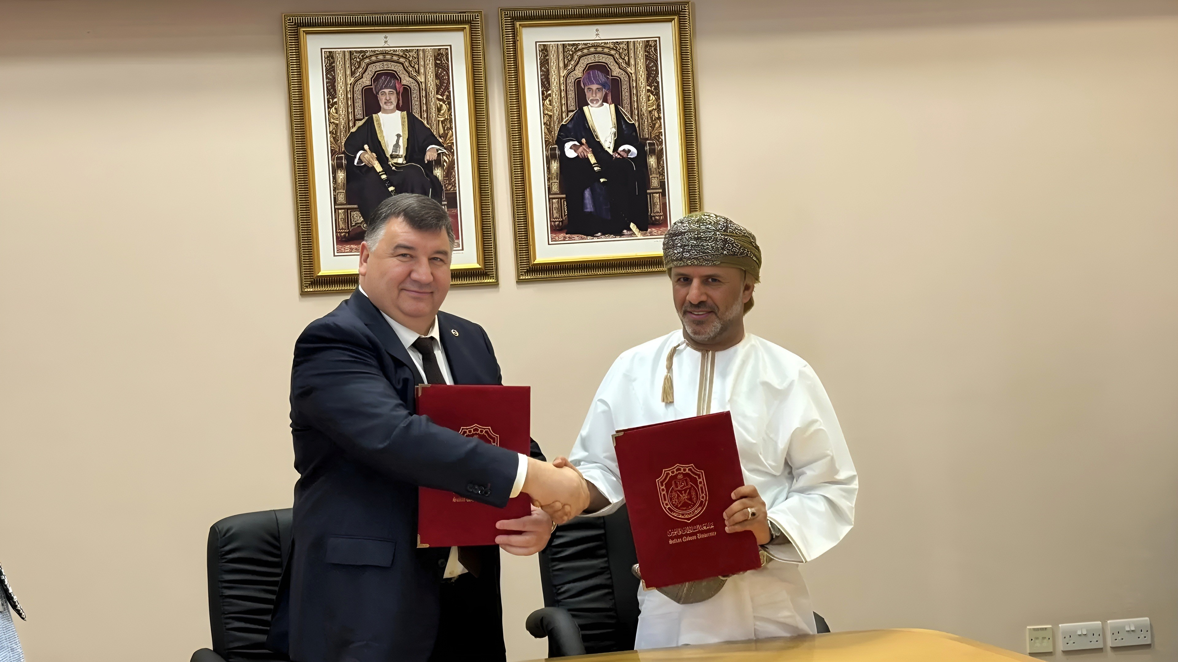 Делегация КФУ находится с официальным визитом в Султанате Оман Делегация КФУ находится с официальным визитом в Султанате Оман