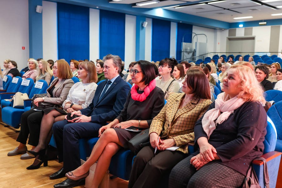 Преподаватель Елабужского института КФУ принял участие в семинаре на базе ГАОУ 'Школа Иннополис' Преподаватель Елабужского института КФУ принял участие в семинаре на базе ГАОУ 'Школа Иннополис'