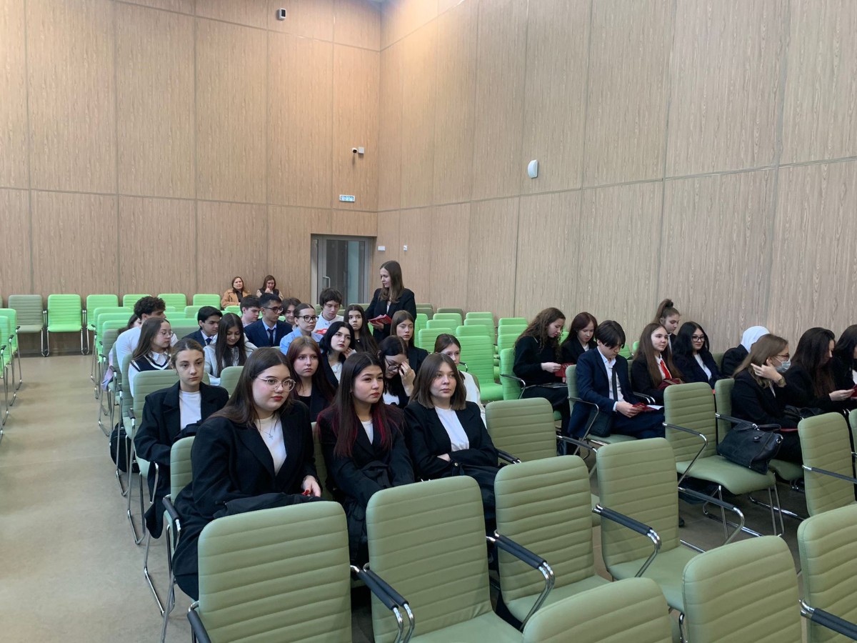 Сотрудники ИМОИиВ встретились с учащимися казанской школы № 80 имени Каюма Насыри Сотрудники ИМОИиВ встретились с учащимися казанской школы № 80 имени Каюма Насыри