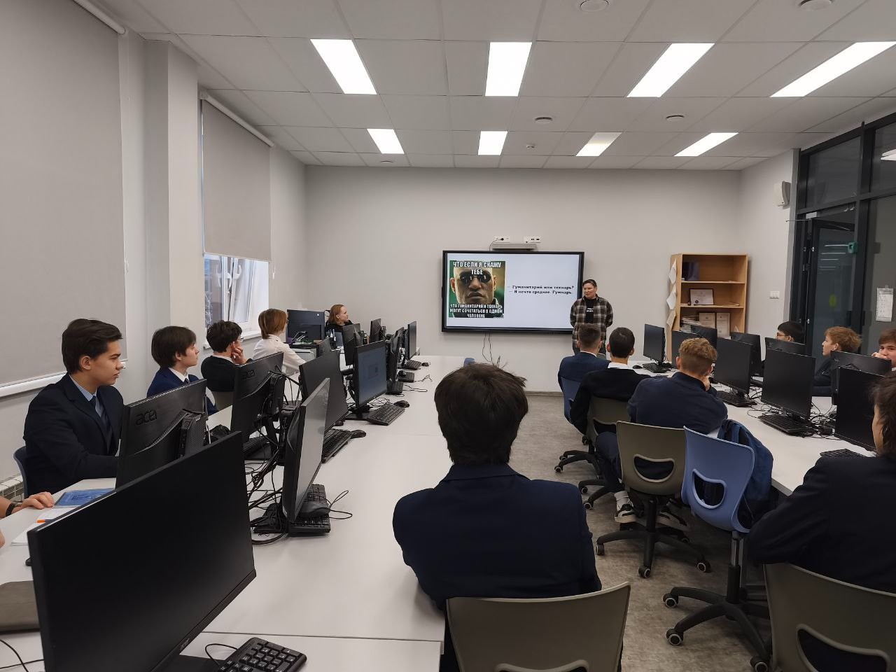 ������������� ������ ������� ����-������� �� �������� �������� ��������� � ��-����� ���