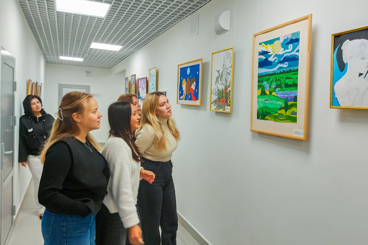 Отрылась выставка 'Есенин: от строки к холсту' Отрылась выставка 'Есенин: от строки к холсту'