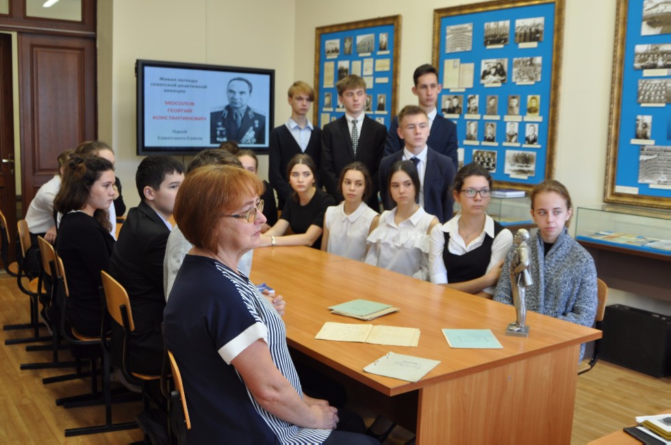 � ������ � ����� ��� ��������� 9 ��������� ��������� ��� (1944 ���� �������), �������, �������� � ������� ������ �������� ����, ����� ���������� �����, ����������� �����-���������� ����, ����������� ������ ������ ���� ������� �������������� �������