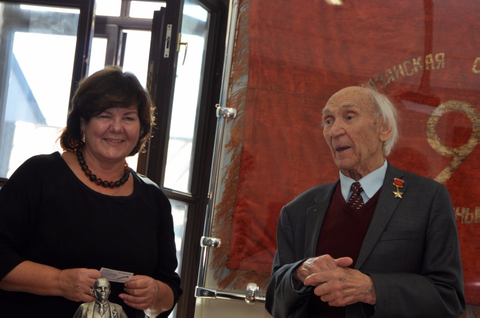 � ������ � ����� ��� ��������� 9 ��������� ��������� ��� (1944 ���� �������), �������, �������� � ������� ������ �������� ����, ����� ���������� �����, ����������� �����-���������� ����, ����������� ������ ������ ���� ������� �������������� �������