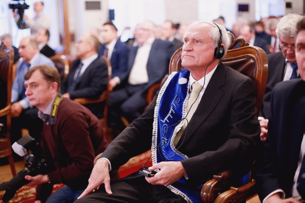 Lobachevsky Medal and Prize Awarded to Richard Schoen