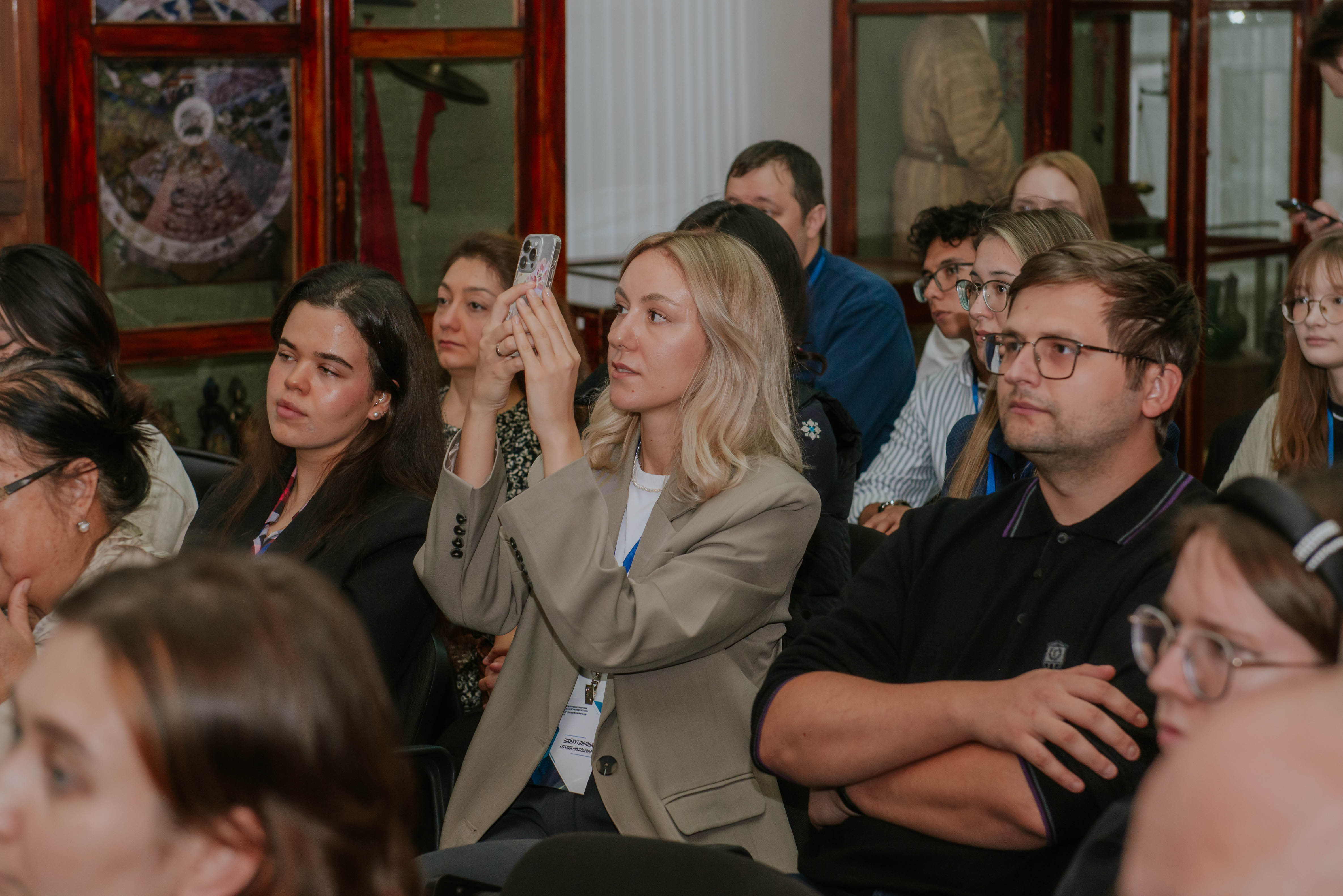 ������-�����