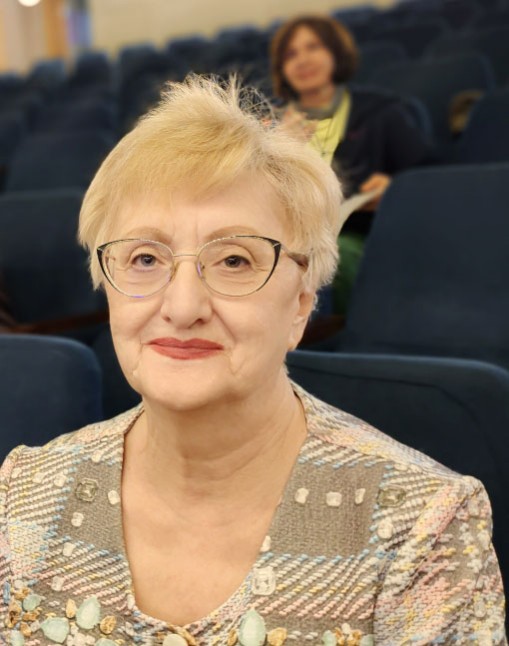 Откуда взялись татары: для студентов серебряного возраста состоялась лекция историка-генеаолога Искандера Гильманова Откуда взялись татары: для студентов серебряного возраста состоялась лекция историка-генеаолога Искандера Гильманова