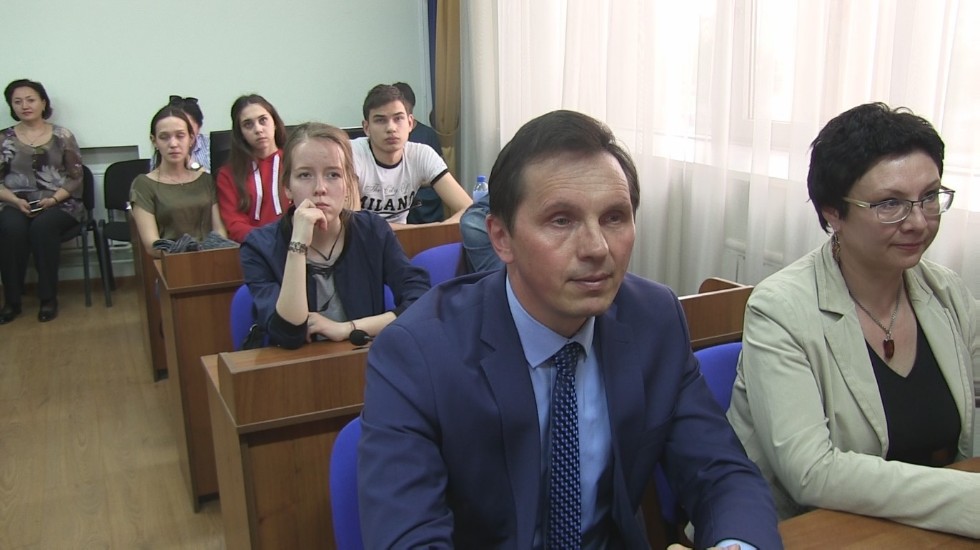 Шундый хатын-кызлар килә бу дөньяга... Шундый хатын-кызлар килә бу дөньяга...