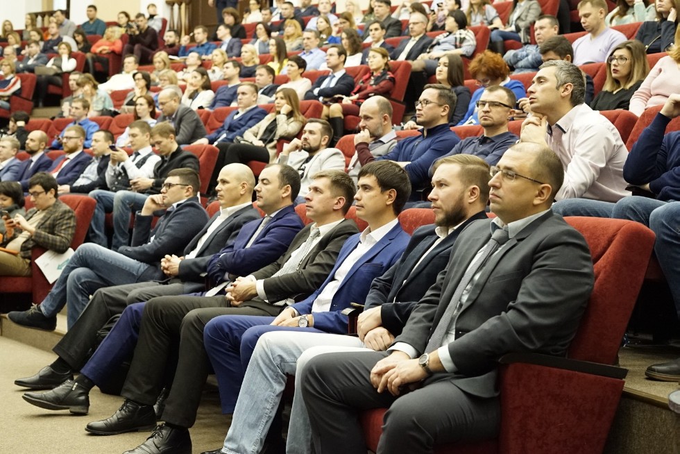 Профессор Стэнфордского университета рассказал в КФУ о глобальных инновационных трендах 2019 года Профессор Стэнфордского университета рассказал в КФУ о глобальных инновационных трендах 2019 года