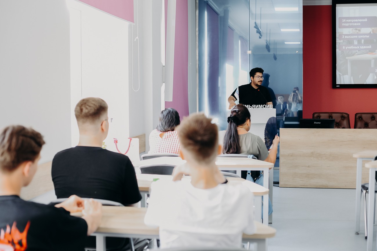 Состоялась встреча абитуриентов сто балльников с руководством Института международных отношений Состоялась встреча абитуриентов сто балльников с руководством Института международных отношений