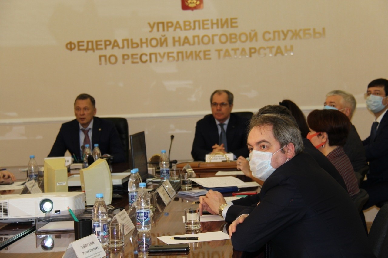 Преподаватели кафедры экономической безопасности и налогообложения приняли участие в первом заседании 2021 года Общественного совета при УФНС России по Республике Татарстан Преподаватели кафедры экономической безопасности и налогообложения приняли участие в первом заседании 2021 года Общественного совета при УФНС России по Республике Татарстан